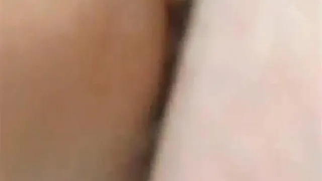 微信上认识的97年清纯小美女,脱掉内裤发现原来是极品无