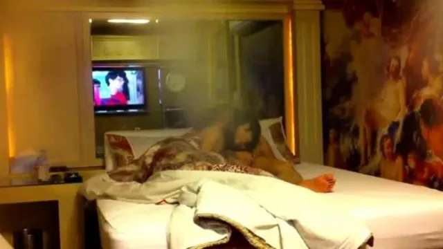 Si vous souhaitez vivre une passion sexuelle plus excitante, le jeune mannequin de niveau star ne peut s'empêcher de se faire pénétrer dans l'hôtel.