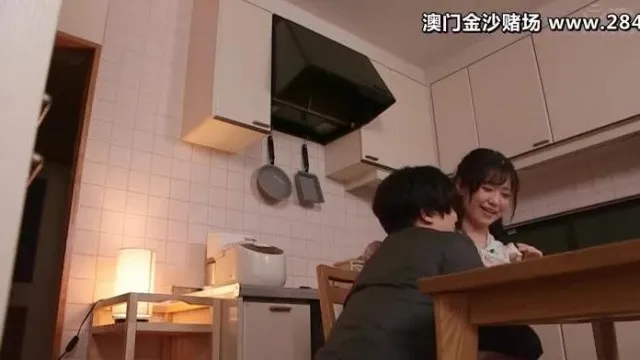HGOT-007 日曜日の朝 寝起きの彼女が可愛くて起きぬけに一発