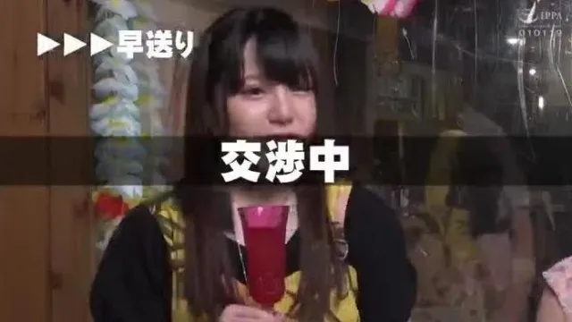 SVDVD-746 羞恥！彼氏連れ素人娘をマシンバイブでこっそり攻めまくれ！17 素人VSマシンバイブ 激安居酒屋にマジックミラー特設スタジオを設置 真夏の泥酔潮吹き娘編