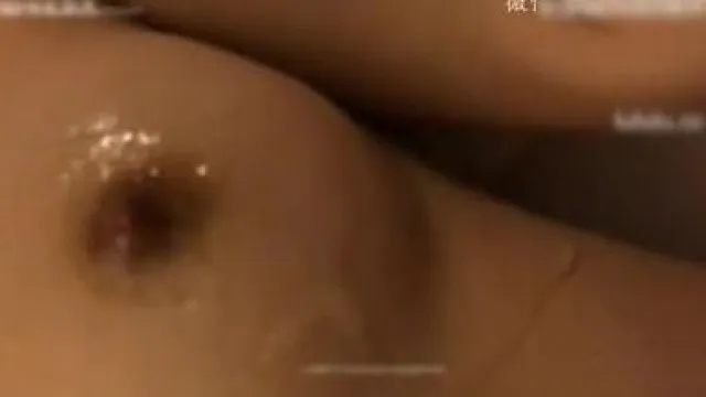 “炒粉拌鸡巴好吃 我都被你干的腰疼了”91大神飘哥爆操声音很嗲的妹纸用精子洗奶保养对白淫荡刺激