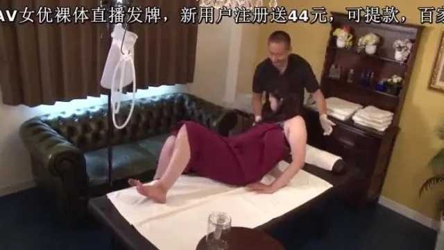 PARATHD- セレブ美熟女が恥ずかしい姿でマ●コとアナルをさらす！「浣腸サロン」の実態