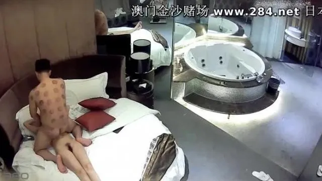 情趣酒店豪华套房360水滴摄像头偷拍情侣开房啪啪啪听口