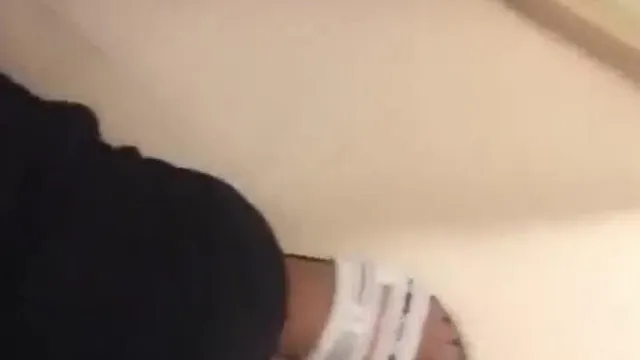 5705-样子有点2逼的小混混骗了个没长几根毛的护校大