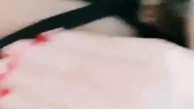 5217-漂亮大奶妹子自拍福利穿上情趣装揉奶扣逼水很多