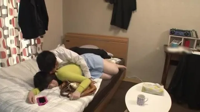 AP-713-CN サボってばかりの美人家庭教師に種付けプレスで中出し制裁 勉強教える気ゼロ！サボってばかりの美人家庭教師に睡眠薬を飲ませおっぱい揉んだり…