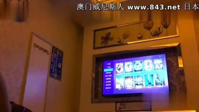 91 M. Qin Numéro 11 Xiaoqin, que Momo a rencontré à l'école d'art, s'est connecté le lendemain et a gémi très fort et s'est plaint de la version haute définition 720P sans filigrane
