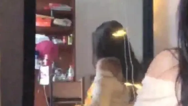 小可爱平台原卡哇伊高颜值美女主播吸舔取精收费大秀洗澡掰