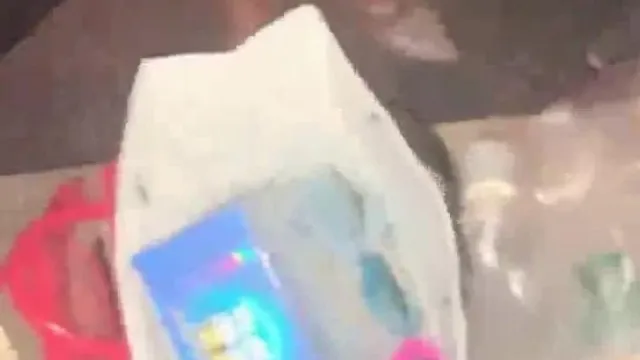 Le présentateur extérieur aux seins ronds et gros [Teacher Cang] se connecte avec un jeune homme et prend du Viagra pour faire l'amour ensemble sur le terrain