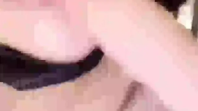 非常棒的女主播奶子很大，各种揉捏变形自己舔，骚逼肥而水