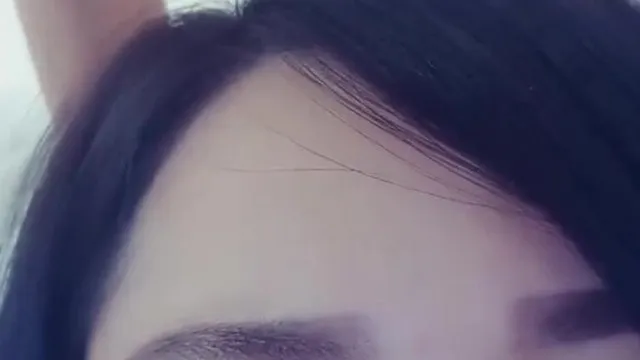 Une belle présentatrice beauté du Sichuan et son partenaire sexuel font l'amour en direct. Ce partenaire sexuel est vraiment doué avec elle.