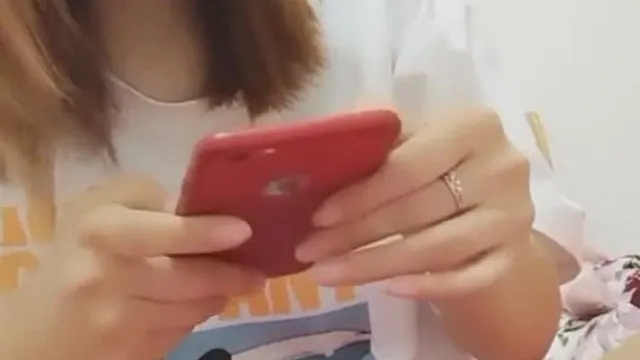 高颜值清纯可爱小嫩妹主播直播秀娇小身材震动棒自慰十分诱