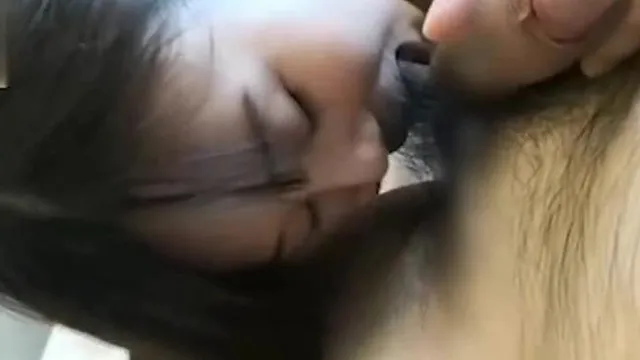 Mi ahijada traviesa me folló, así que fui al hotel a follármela.