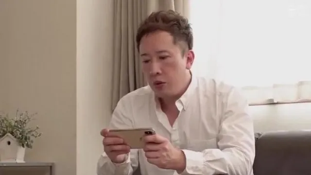 在尋找年長美女的內衣時，她想知道，「我會對這樣的年長女人的內衣感到興奮嗎？」也許是因為被視為女性的快樂，她想知道，「是嗎？」對我來說真的沒問題嗎？