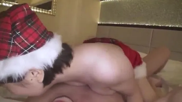 ご奉仕好きなドM巨乳サンタ