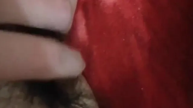 快被闷坏了 骚逼自拍