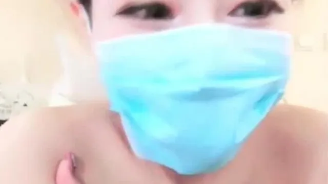 爆乳妹子黑丝翘屁呻吟诱惑