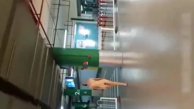 Пекинский ангел смело разоблачает себя