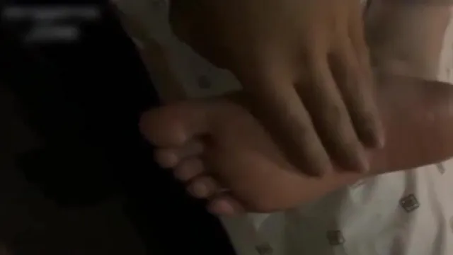 變態男子灌醉人妻舔腳後強制性交