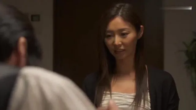 Femme solitaire dans un amour incestueux