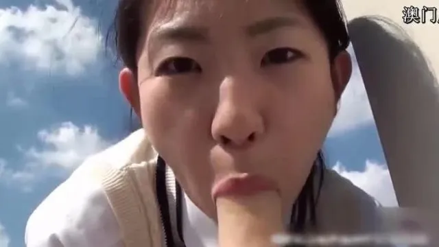 大神户外搭讪学生妹自慰到高潮