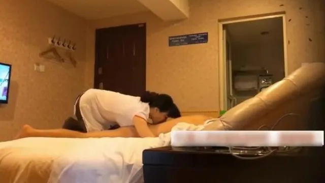 风流哥SPA会所点了位长发气质良家美少妇