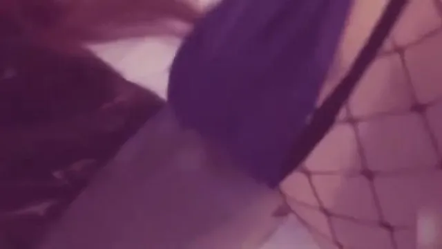 A la chica habitual le abofetearon la cara con una polla, le lavaron los pechos y le dieron un diamante de dragón venenoso. Fue un gran servicio.
