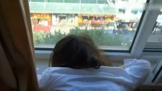 酒店各种姿势爆操背着老公出来偷情的漂亮小骚货淫声浪叫不断