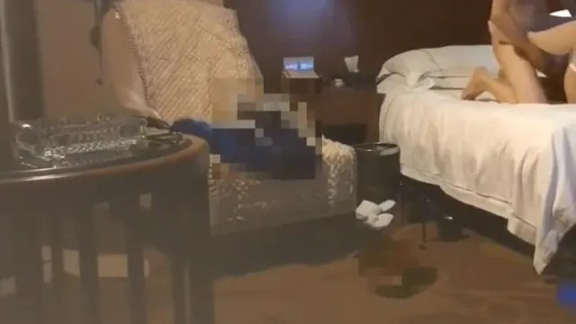 【出游酒店叫个极品身材外围公关女白丝高跟全程主动服务到位各种爆操呻吟诱人娇喘说你操我好爽啊好厉害啊】