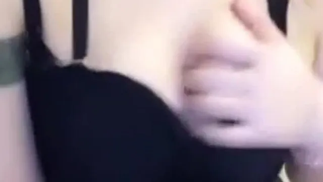 【自慰】大力插穴自慰很是淫荡