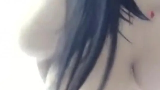 【極品巨乳】美女主播洗完澡再穿上連體情趣開襠黑絲自摸秀很是誘惑不要錯過