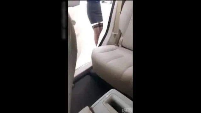 颜值高,腰细胸大的女神思瑞最新系列- 一个人在家突然想要了,约的人刚到已经忍不住到车里车震