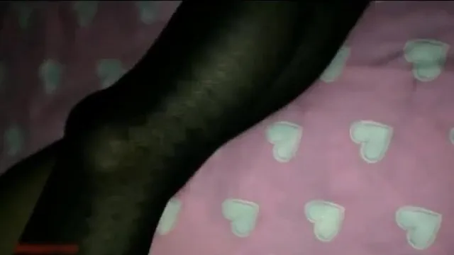 全网首发-真实系列5-某艺术院校极品美女不小心喝醉后被人换了3套衣服和丝袜进行玩弄,绝对不值被干一次！(1)