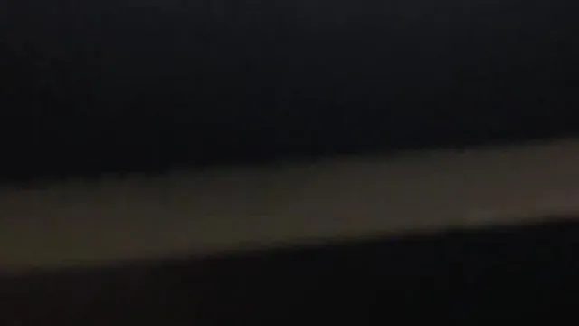 獨家視訊：猥瑣牛人趴窗窺視顏值不錯的C奶獨居小少婦浴後風扇吹穴全裸講電話(完整版)