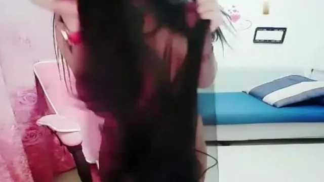 As roupas de tule da âncora estão aparecendo, tão sexy
