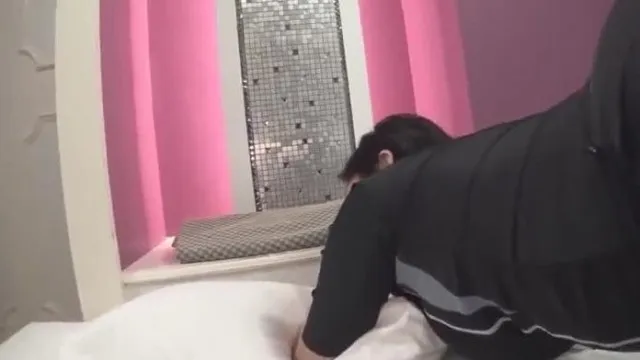 競泳水着の上から電マでイかされました