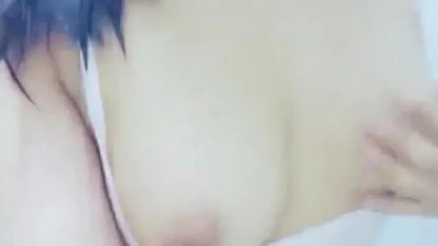 極品蘿莉小美女美乳長腿大尺度無聖光VIP收費影片33V