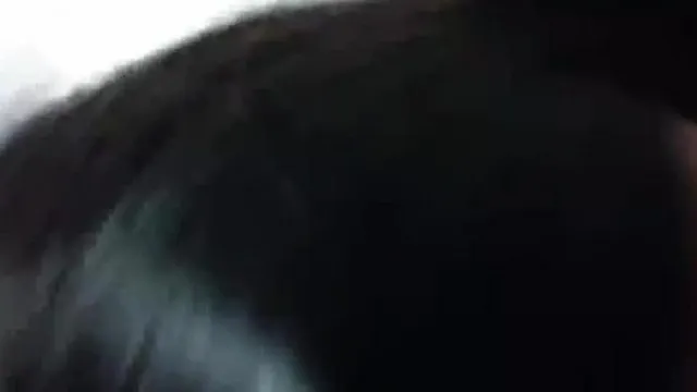 颜值一般身材不错的小野模伊伊宾馆私拍潜规则PPP摄影师