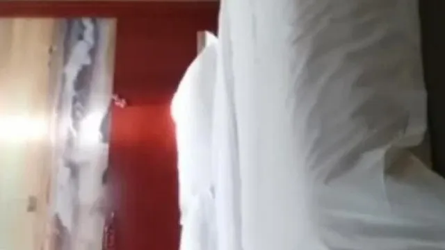 , los hombres son tan astutos que cada vez que quieren correrse, encuentran una razón para sacarlo y hacerlo por un tiempo.