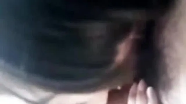 Teniendo sexo en una casa de alquiler, mi coño está muy apretado, probablemente aún no se ha desarrollado, soy tímida y cachonda.