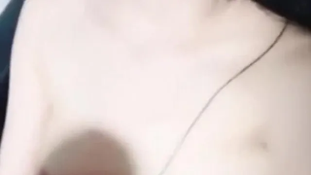 骚逼露脸丝袜OL制服真刺激，口活真棒舔得真带劲，多体位