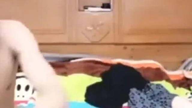 各种体位抽插房间里叫声不断，小哥哥太给力