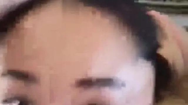 富婆穿高叉泳衣与健身教练激情啪啪