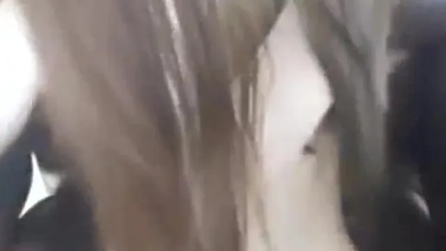姐妹花双女大秀，全程露脸互动狼友，互相抚慰吃奶玩逼，道