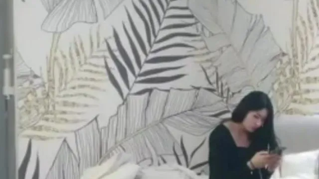 老哥越南约了个高颜值妹子啪啪跳舞扭动一番开干TP后入骑