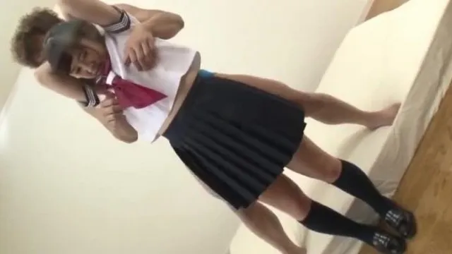 岁和 6 个月大。  柏木由里奈