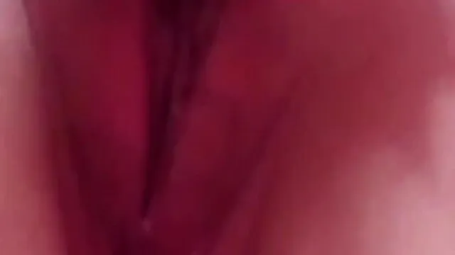 Dandan, enseignante du secondaire, une célébrité sur Twitter, était tellement embarrassée qu'elle a été disciplinée par le directeur pervers et le bas de son corps était mouillé.