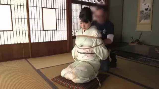 恋い焦がれた緊縛プレイ！憧れ続けた変態プレイ！ 三十路女盛り美人女着付け師のM性がAVデビューで花開く！