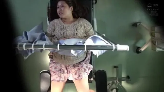 泌尿器科医師の性的欲求を満たす為の映像集 人生最大の屈辱を与える快感 澄ました気品のある女性患者に電マを当てオシッコをお漏らしさせること 屈辱とは無縁であ