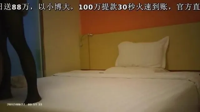 身材苗条的美少妇~身穿情趣服装勾引外约猛猛男~爆插高潮不断直说舒服~